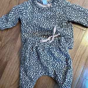 Leopard print sweatsuit!